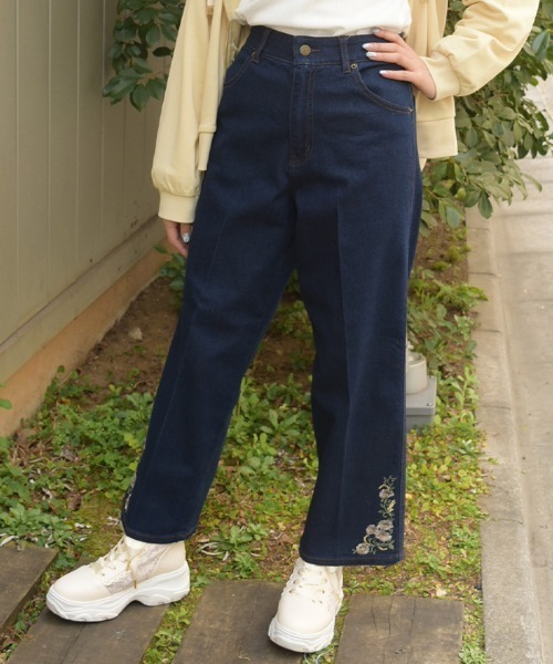 axes femme（アクシーズ ファム） パンツ フラワー刺繍裏ゴムデニム