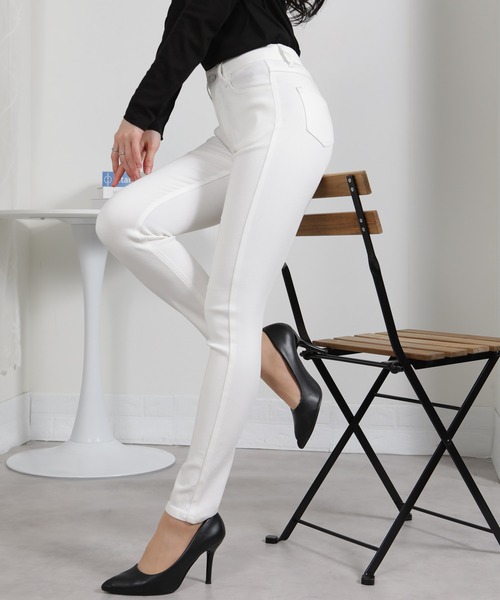 白プリーツパンツ moment+（モーメントプラス）の「ラメカットプリーツパンツ（その他