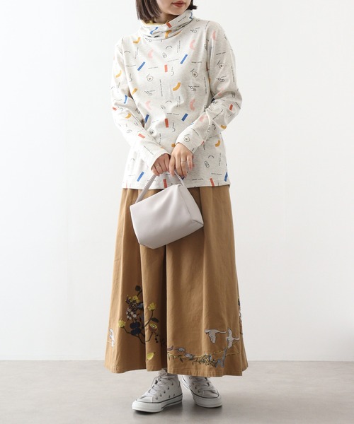 tシャツ EMAGO 朝食総柄プリントタートル レディース Emago tシャツ EMAGO 朝食総柄プリントタートル レディース