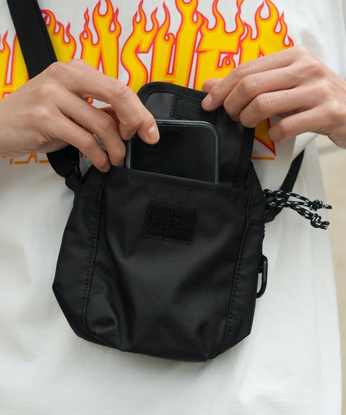 THRASHER（スラッシャー） ショルダーバッグ BENCHMARK MINI SHOULDER