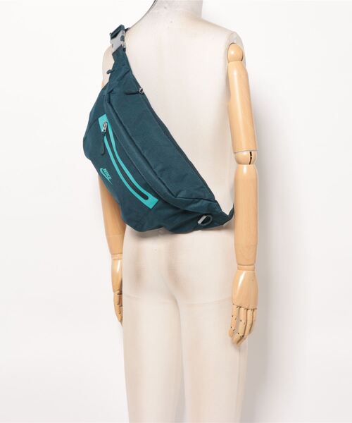 【NIKE】U ELMNTL WAISTPACK バッグ ARMRNV/DSTC 国内発送 NIKE ウエストポーチ ナイキ U ELMNTL WAISTPACK バッグ DN2556