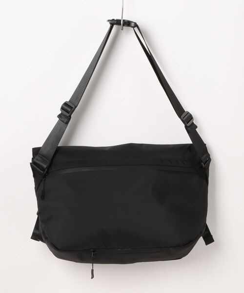 NoiR（バッグ） ショルダーバッグ 撥水加工 マグネットバックル