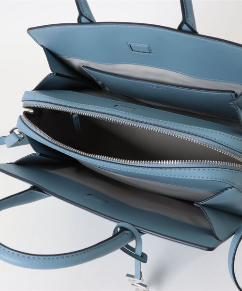 MICHAEL KORS 青 レザー バケットバッグ 美品】MICHAEL KORS パンチングロゴ ホーボーバッグ 青 - メルカリ