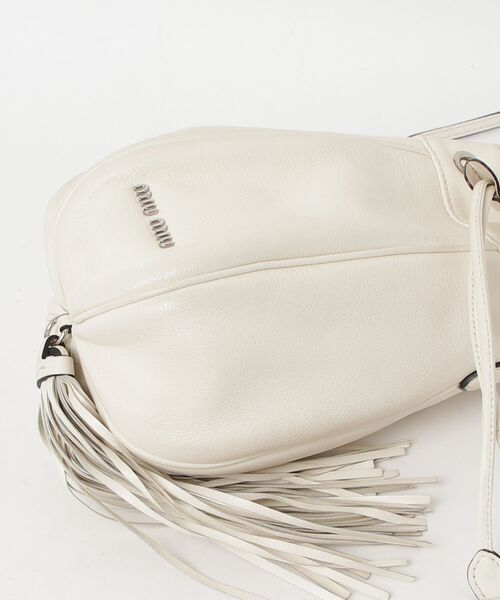 「miu miu」 2WAYバッグ - ホワイト レディースの画像
