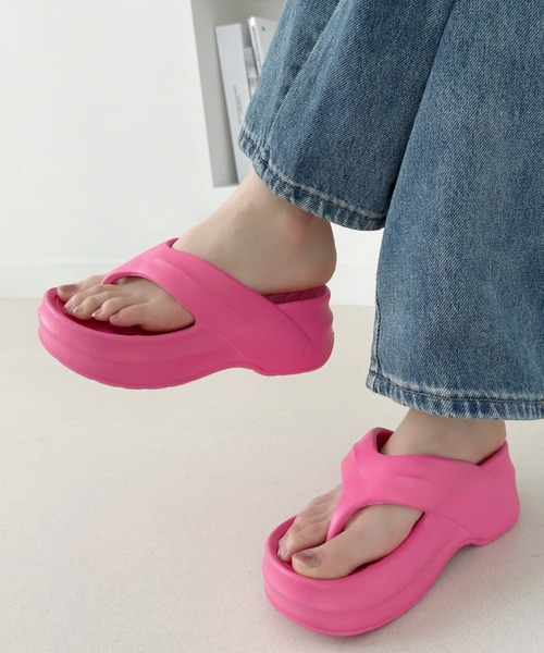 Ada. 厚底 サンダル クロスデザイン マシュマロボリュームソール
