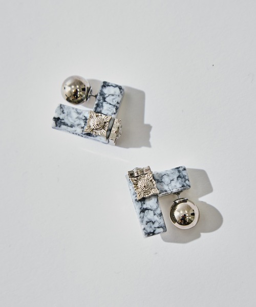 ピアス 「TOGA PULLA/トーガプルラ」Marble motif pierced earrings/マーブルモチーフピアスイヤリング レディースの画像