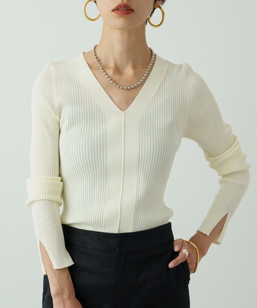 「LOUNGEDRESS」 Vネックニット FREE オフホワイト レディース