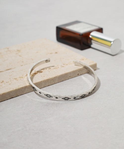 TOGA VIRILIS バングル 「TOGA VIRILIS」Motif leather bangle