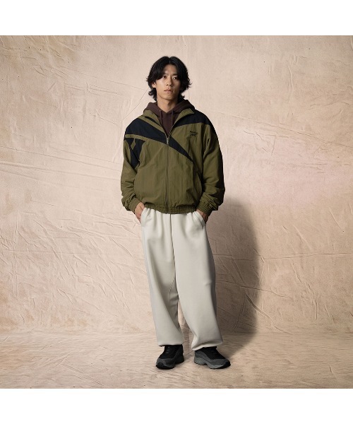 Reebok（リーボック） ナイロンジャケット クラシックス ベクター