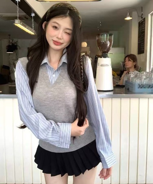 AsRiRe ニット セーター 25aw 前ししゅうロゴ/シャツレイヤード風