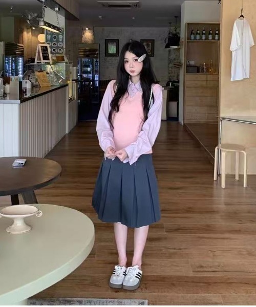 AsRiRe ニット セーター 25aw 前ししゅうロゴ/シャツレイヤード風