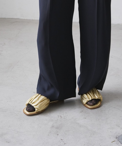 極美品 HENRI EN VARGO サンダル 23.5 レザー ROLA HENRI EN VARGO サンダル 「HENRI VARGO」フラットギャザー