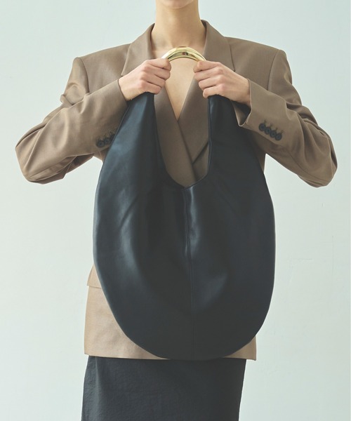 バッグ LE VERNIS SCULPTURE BAG M LE VERNIS] Sculpture bag M | CASSELINI ONLINE SHOP