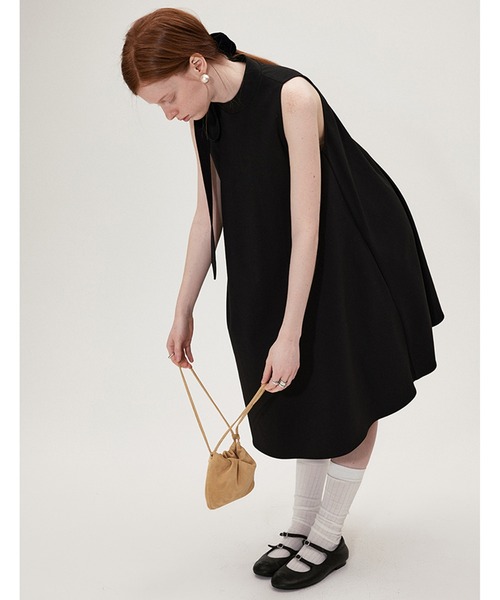 マリテフランソワジルボーノースリーブ黒ワンピース ボタンアップ マリテフランソワジルボーノースリーブ黒ワンピース ボタンアップ