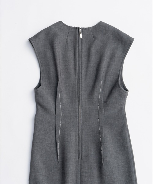 ワンピース ハンドステッチディープVドレス / Hand-stitched Deep V-neck Dressの画像