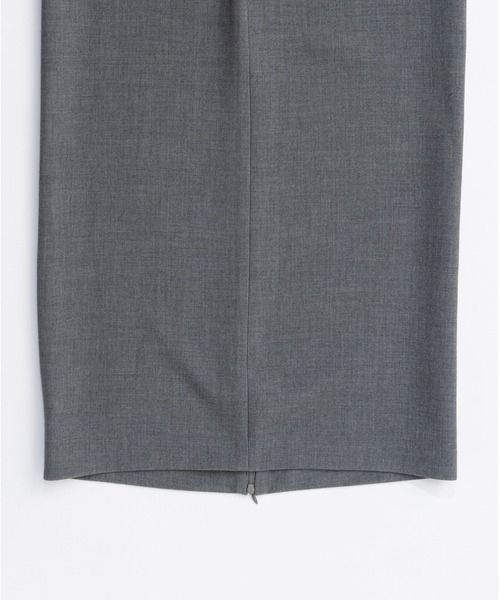 ワンピース ハンドステッチディープVドレス / Hand-stitched Deep V-neck Dressの画像