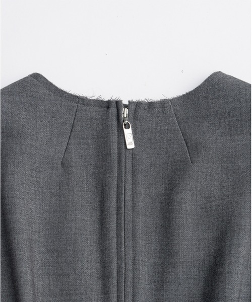 ワンピース ハンドステッチディープVドレス / Hand-stitched Deep V-neck Dressの画像