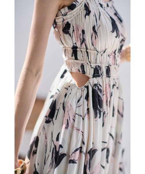 Estella.K ワンピース Julia Satin print Long Dress シャーリング