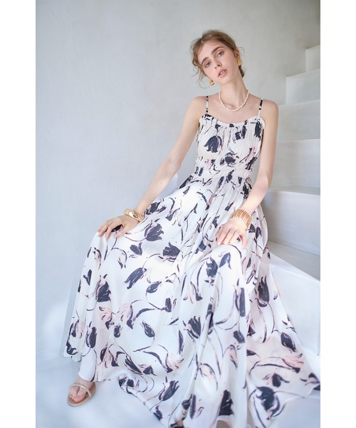 Estella.K ワンピース Julia Satin print Long Dress シャーリング