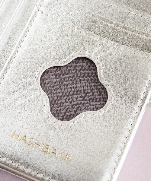 Hashibami（ハシバミ） 財布 「HASHIBAMI」フラワーバックル 二つ折り