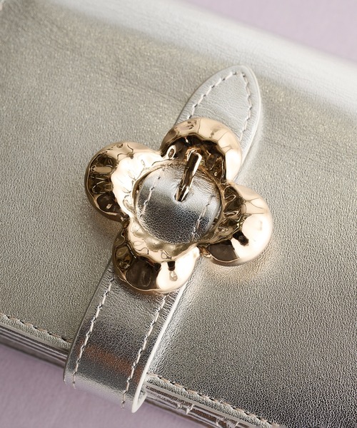 Hashibami（ハシバミ） 財布 「HASHIBAMI」フラワーバックル 二つ折り