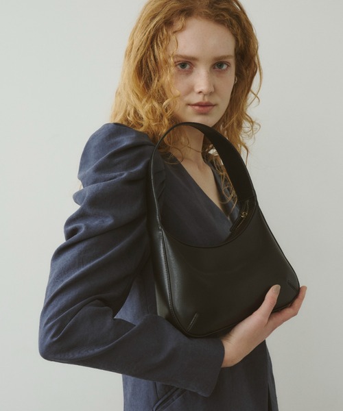 【美品】LEVERNIS(ル・ベルニ)Eco leather round bag セール】LEVERNIS(ル・ベルニ)Eco leather round bag