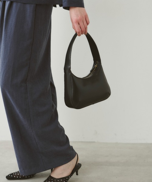 Le Vernis ハンドバッグ LEVERNIS(ル・ベルニ)Eco leather round