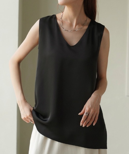 HUG.U タンクトップ ノースリーブ サテンライク カップ付き