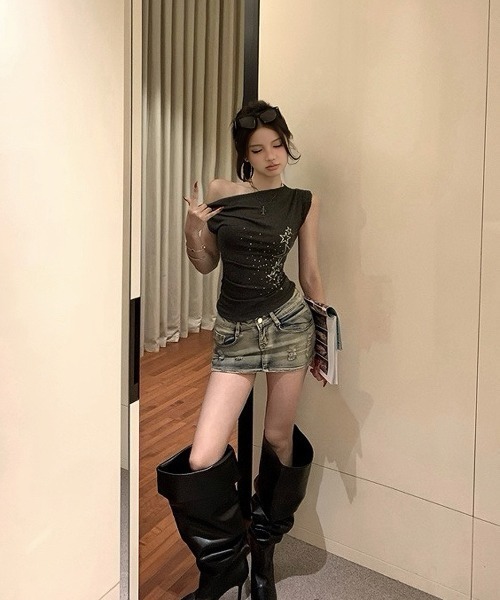 tシャツ K-POPアイドル着用 FANCY CLUB／ワンショルダーＴ レディース FANCY CLUB tシャツ K-POPアイドル着用 CLUB／ワンショルダーT