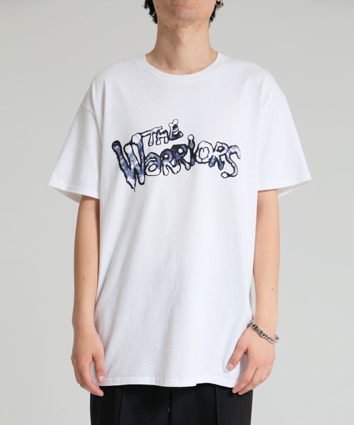 DELUXE（デラックス） tシャツ DELUXE x THE Warriors LOGO TEE メンズ