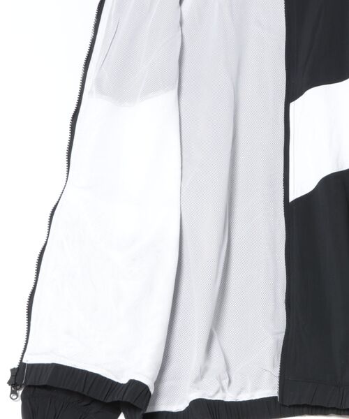 NIKEナイキトラックジャケットジャージブルゾン白オフホワイト黒ブラック刺繍ロゴ NIKE（ナイキ） ブルゾン ジャンバー トラックジャケット HV4108-010