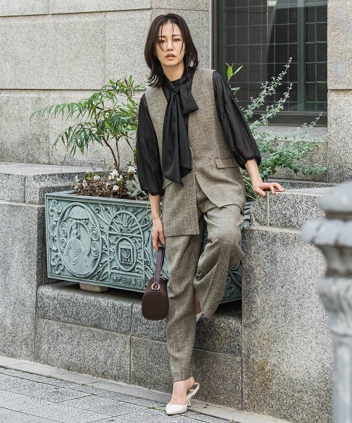 ★ 新品・未使用★【LAUTREAMONT】白リボンタイ付ジャストフィットシャツ LAUTREAMONT - ☆ 新品・未使用☆【LAUTREAMONT】白リボンタイ付