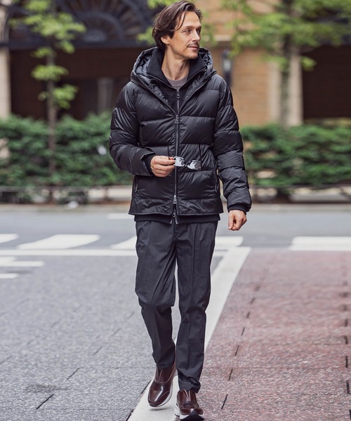 AKM Contemporary（エイケイエムコンテンポラリー） ダウンジャケット