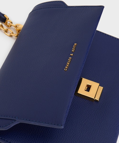 【新品ほぼ未使用】CHARLES & KEITH ネイビーショルダーバッグ CHARLES ＆ KEITH 「CHARLES & KEITH」 ショルダーバッグ S