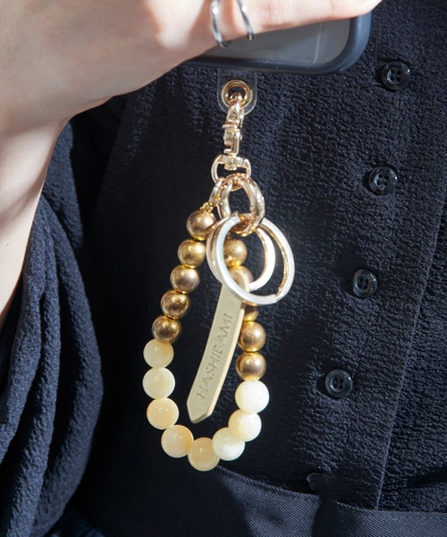 Hashibami（ハシバミ） 「HASHIBAMI」大玉天然石 × レザー スマホ