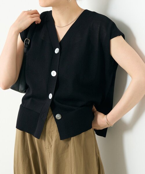 【美品】定価2.3万✴︎BEARDSLEY スムースVネックカーディガン　ブラック BEARDSLEY（ビアズリー） カーディガン Vネックニットカーディガン