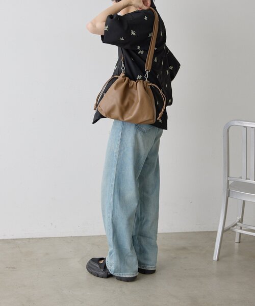 ear PAPILLONNER イアパピヨネ ショルダー 巾着 2wayバッグ ear PAPILLONNER（イア パピヨネ） ショルダーバッグ バッグ レザー