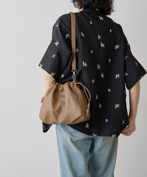 ear PAPILLONNER（イア パピヨネ） ショルダーバッグ バッグ レザー