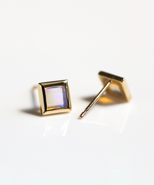 cui-cui（キュイキュイ） ピアス オパール スクエア ピアス | K10YG