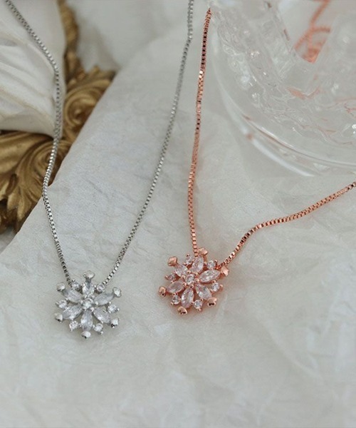 大人可愛い♪K14YG 雪の結晶 スノーフレークネックレス 大人可愛い♪K14YG 雪の結晶 スノーフレークネックレス