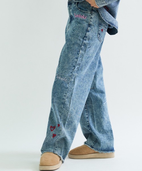 A.D.C.L. ジーンズ デニム デニムパンツ 刺繍入り バレルシルエット
