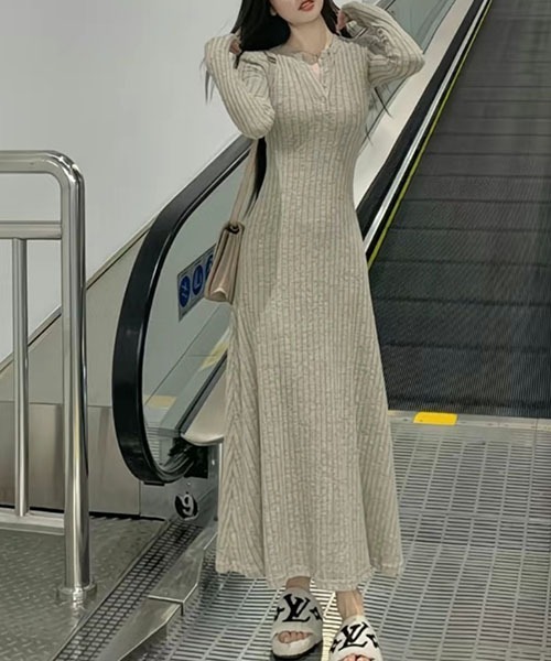 未使用タグ付き♡ハーリップトゥ　ニットロングワンピース　M　アイボリー　大人気✨ gossip!ロサンゼルス ワンピース Y2Kリブニット ハーフボタンロング