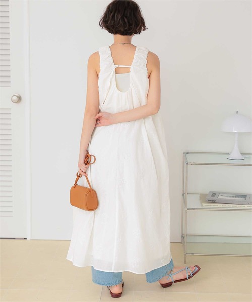 titivate（ティティベイト） ワンピース 刺繍ギャザーノースリーブ