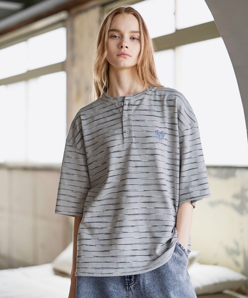 ROCHEM（ローシェン） ヘンリーネック tシャツ ハートロゴ刺繍半袖