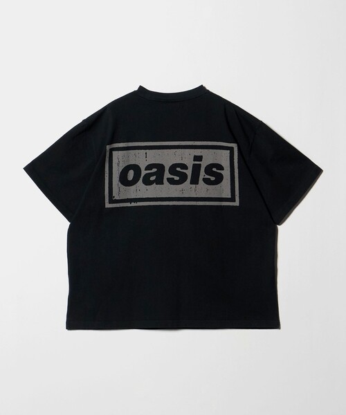 PLEASURES（プレジャーズ） tシャツ × oasis」DEFINITELY Tシャツ