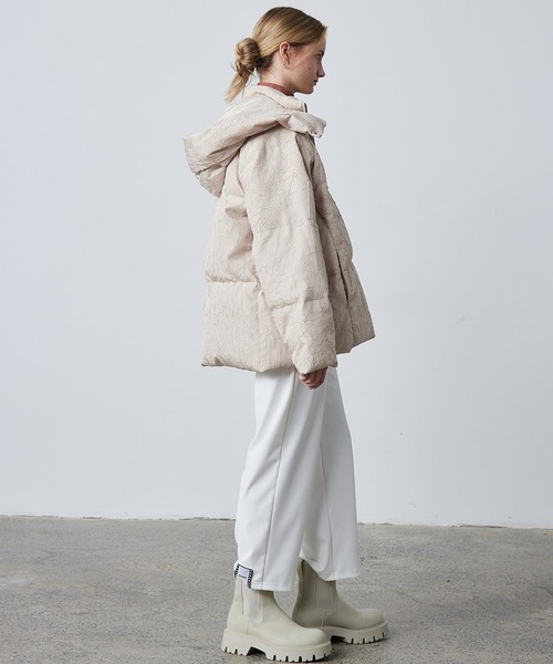 courreges クレージュ フード付ダウンジャケットリバーシブル ポーチ付 Courreges(クレージュ) ダウンジャケット・コート(レディース