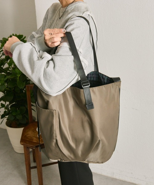 【新品・タグ付】イアハピヨネ アジャスタートートバッグA4 ear PAPILLONNER（イア パピヨネ） トートバッグ SNS総再生数350万越え