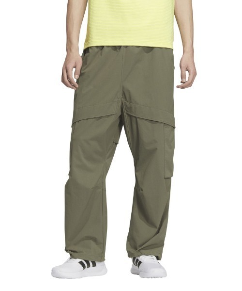 オリーブ色カーゴパンツ ルーズフィット adidas（アディダス） カーゴパンツ シティエスケープ ルーズフィット
