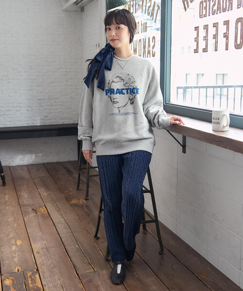 【アメリ】グラフィック フォト プリント スウェット トレーナー グレー×カーキ FREAK'S STORE（フリークスストア） トレーナー スウェット パーソン