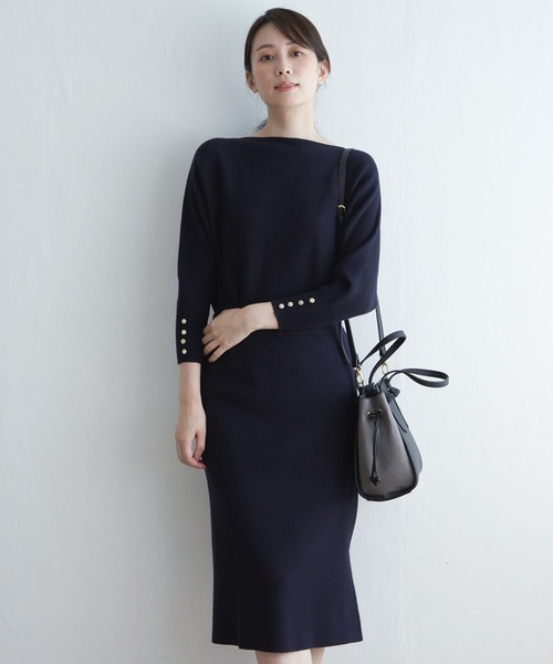 【タグ付き新品】AVIE ウールAラインニットトップス　ブラック タグ付き新品】AVIE ウールAラインニットトップス ブラック ライン